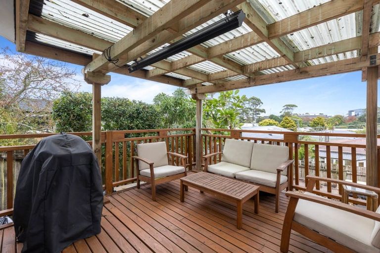 Photo of property in 2/78 Vodanovich Road, Te Atatu South, Auckland, 0610