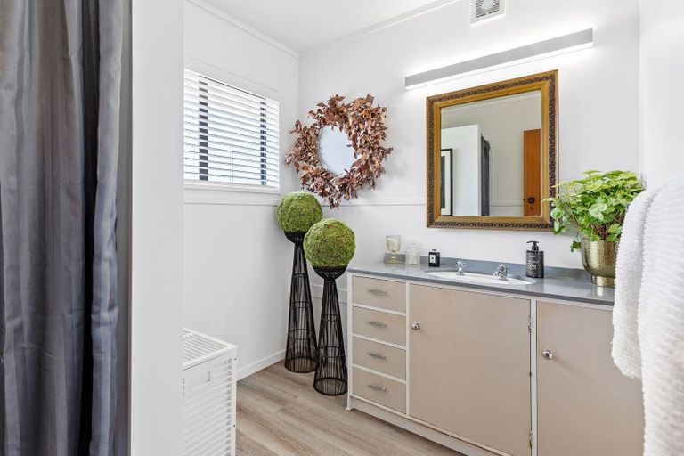 Photo of property in 1 Karaka Road, Otumoetai, Tauranga, 3110