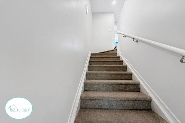 Photo of property in 2 Tima Lane, Mangere Bridge, Auckland, 2022