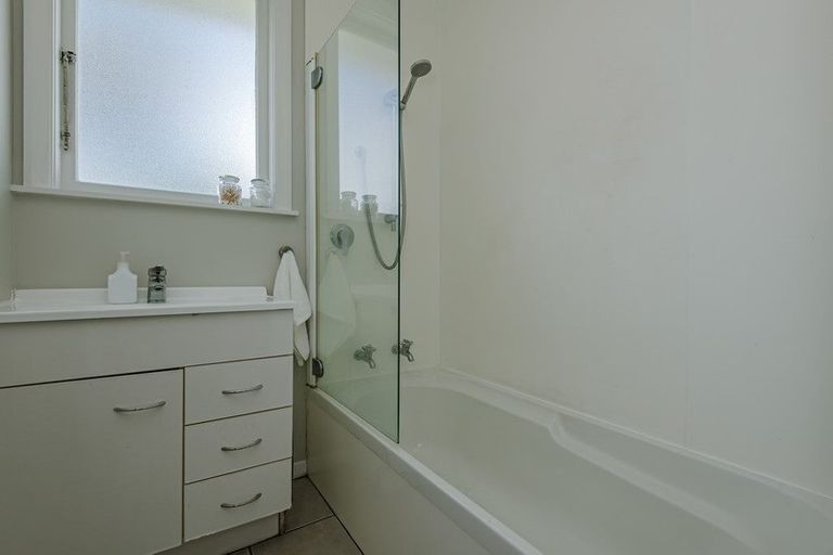 Photo of property in 27 Ferguson Street, Awapuni, Palmerston North, 4412