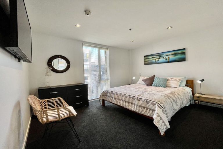 Photo of property in Piermont Apartments, 7b/82 Cable Street, Te Aro, Wellington, 6011