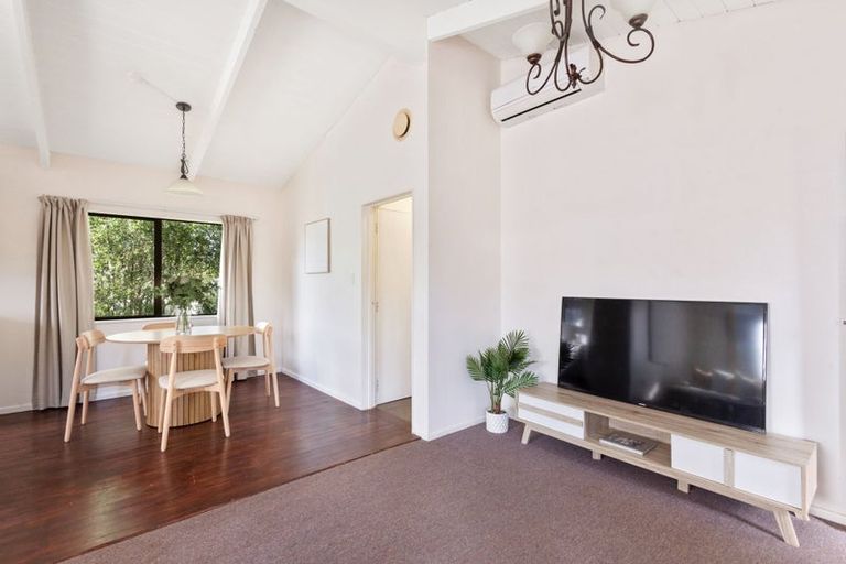 Photo of property in 38 Carlton Terrace, Westown, New Plymouth, 4310