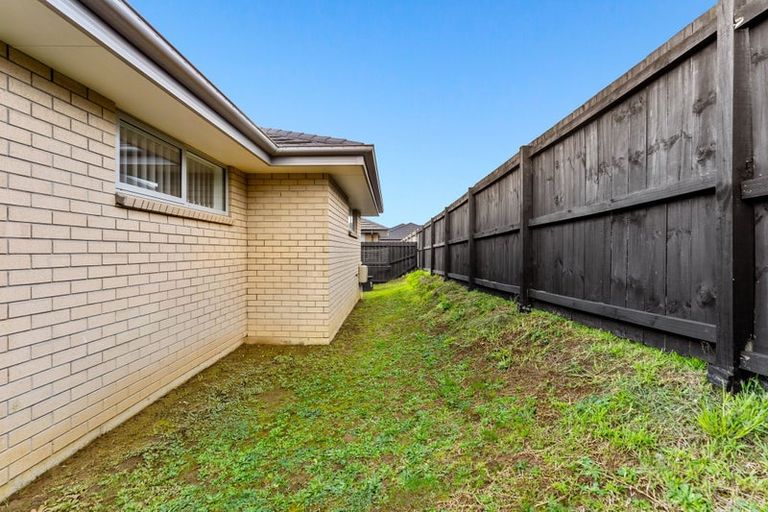 Photo of property in 17 Perla Road, Pukekohe, 2120