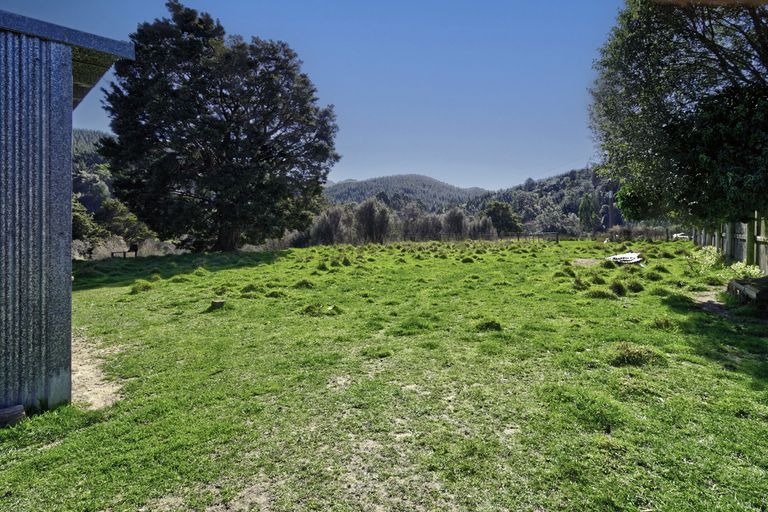 Photo of property in 3896 Ngahape Road, Ngahape, Masterton, 5890