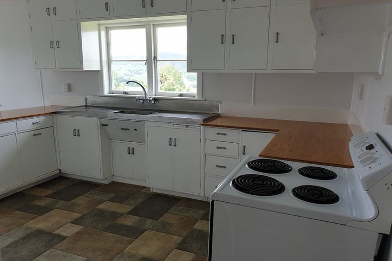 Photo of property in 32 View Street, Maungaturoto, 0520