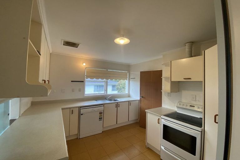Photo of property in 23 Oriel Avenue, Tawa, Wellington, 5028