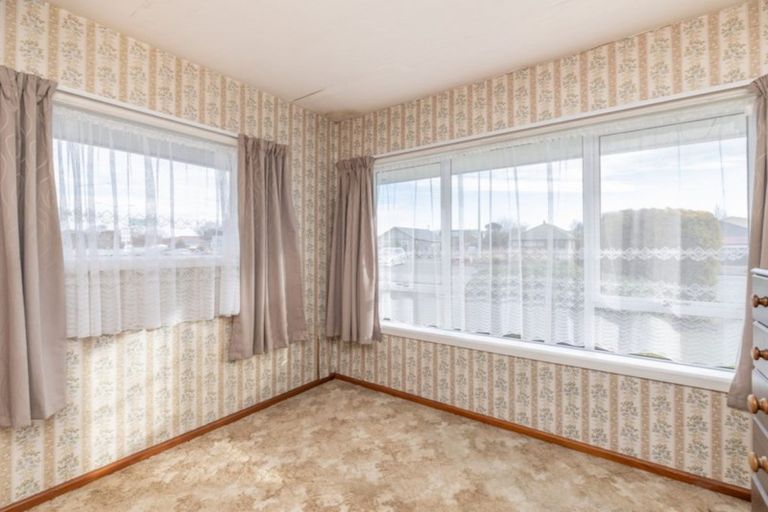 Photo of property in 406 Main North Road, Redwood, Christchurch, 8051