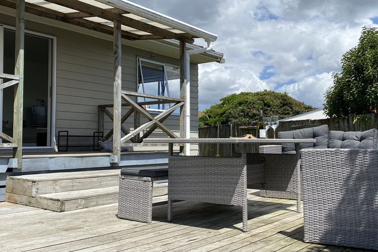 Photo of property in 2/12 Duncan Avenue, Te Atatu South, Auckland, 0610