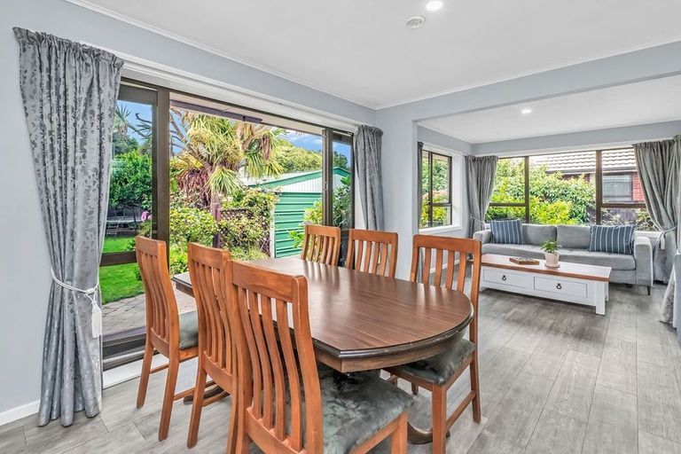 Photo of property in 413 Yaldhurst Road, Russley, Christchurch, 8042