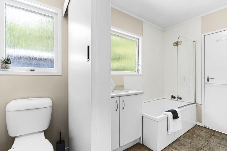 Photo of property in 1830a Mangorei Road, Mangorei, New Plymouth, 4371