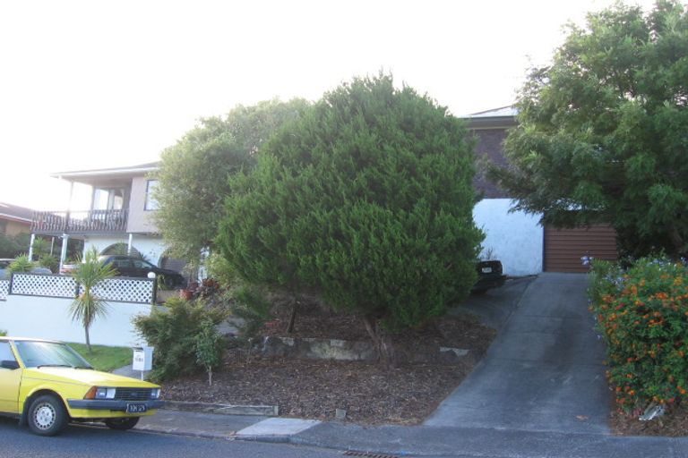 Photo of property in 1/51 Shanaway Rise, Hillcrest, Auckland, 0627