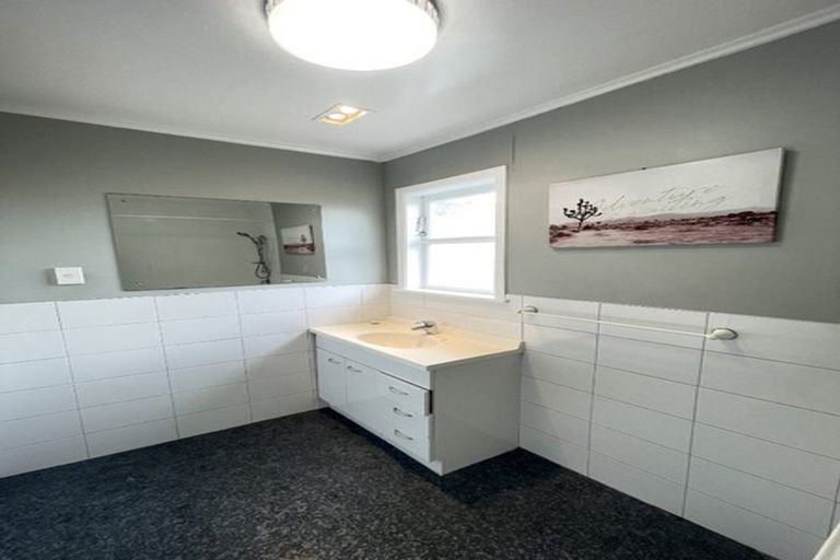 Photo of property in 31 Riverhills Avenue, Pakuranga Heights, Auckland, 2010