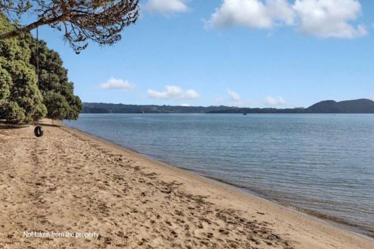 Photo of property in 152d One Tree Point Road, One Tree Point, 0118