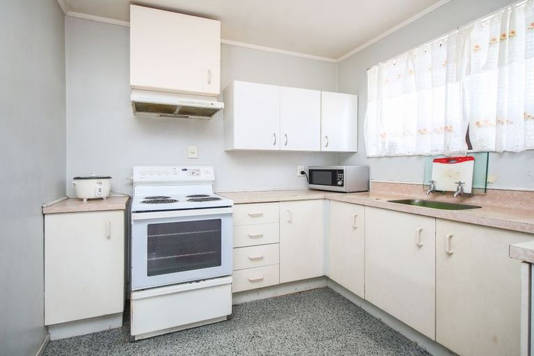 Photo of property in 2/208 Waitemata Drive, Ranui, Auckland, 0612