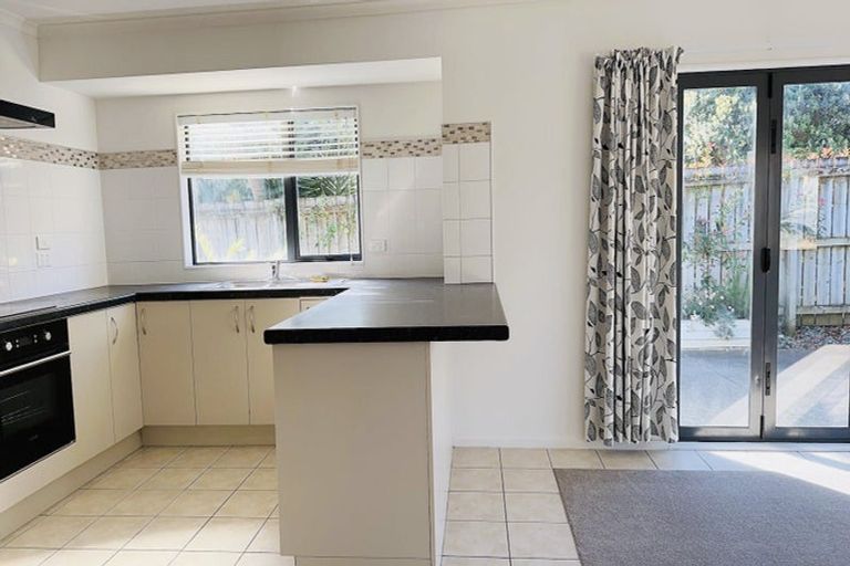 Photo of property in 16 Cathcart Close, Pukekohe, 2120