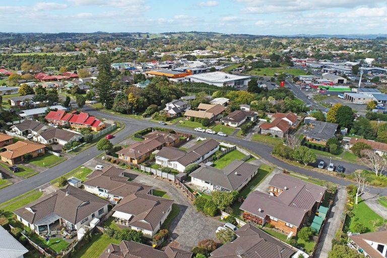 Photo of property in 16 Churchill Terrace, Waiuku, 2123