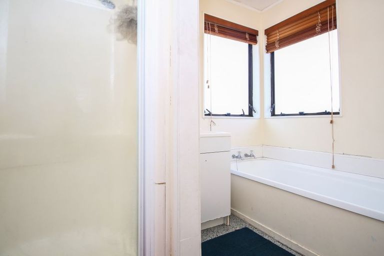 Photo of property in 2/208 Waitemata Drive, Ranui, Auckland, 0612