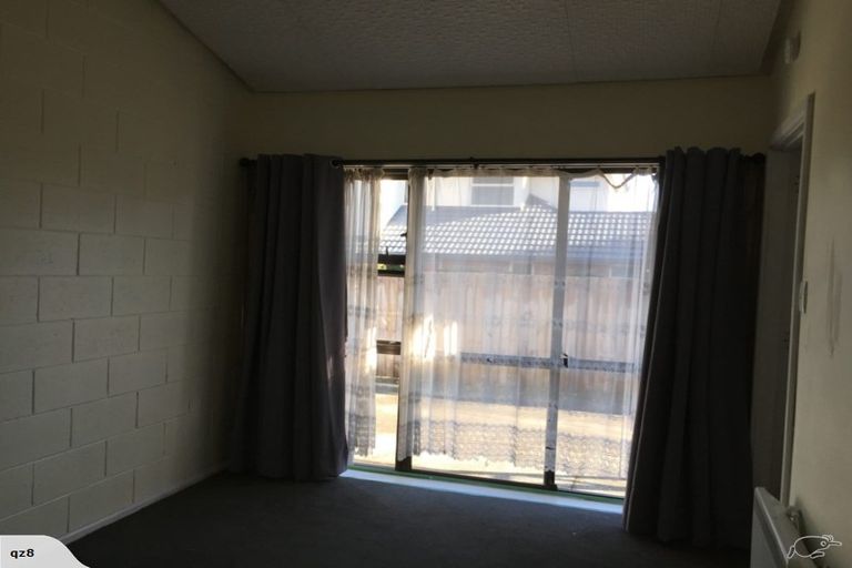 Photo of property in 2/406 Memorial Avenue, Burnside, Christchurch, 8053
