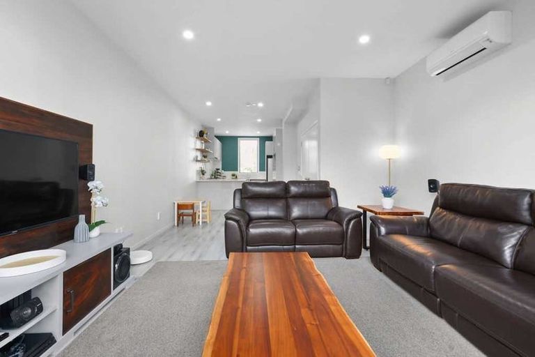 Photo of property in 14 Dignity Street, Papakura, 2110
