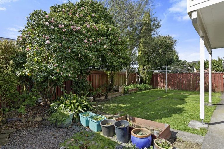 Photo of property in 27 Saint Columbans Grove, Boulcott, Lower Hutt, 5010