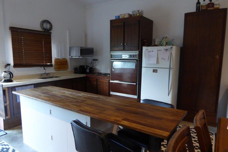 Photo of property in 28 Johnson Street, Tuakau, 2121