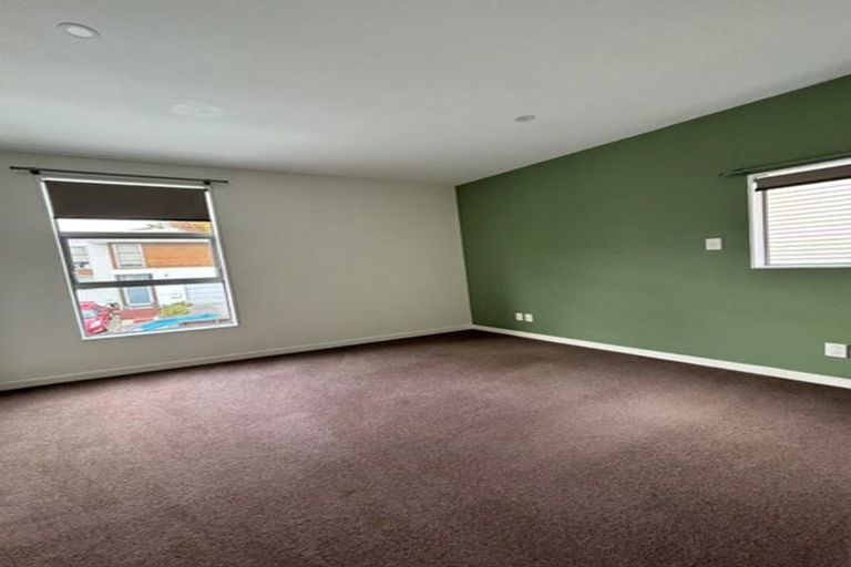 Photo of property in 12 Tiketike Way, Brooklyn, Wellington, 6021