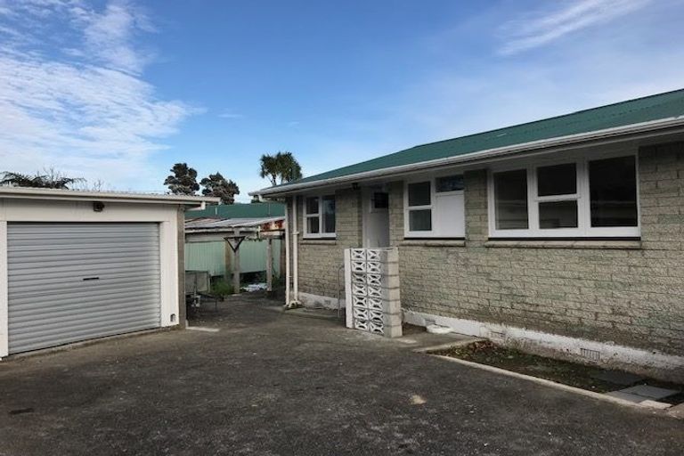 Photo of property in 27 Wai-iti Crescent, Woburn, Lower Hutt, 5010