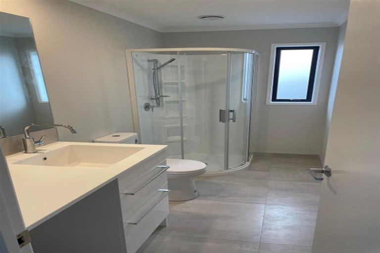 Photo of property in 3 Kumerahou Street, Kumeu, 0810