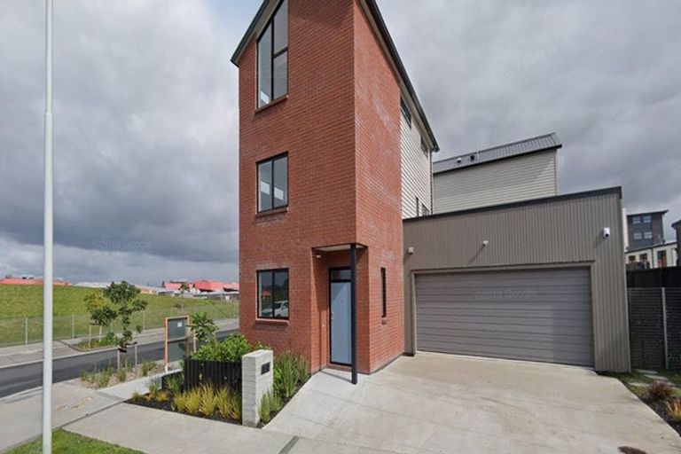 Photo of property in 2 Peihana Road, Hobsonville, Auckland, 0616