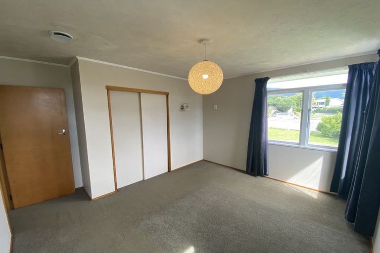 Photo of property in 43 Tennyson Crescent, Stoke, Nelson, 7011