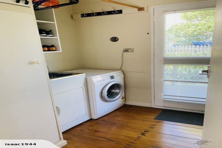 Photo of property in 2/13 Oswald Crescent, Paparangi, Wellington, 6037