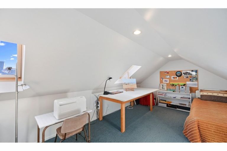 Photo of property in 1a Whaka Terrace, Huntsbury, Christchurch, 8022