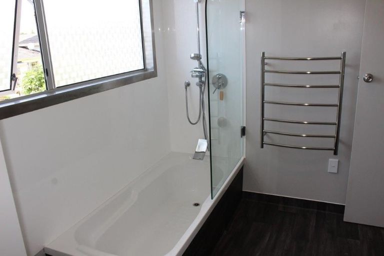 Photo of property in 15 Feary Crescent, Takaka, 7110