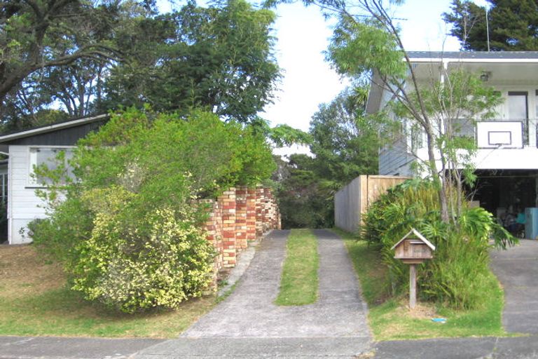 Photo of property in 9 Learmonth Avenue, Birkenhead, Auckland, 0626