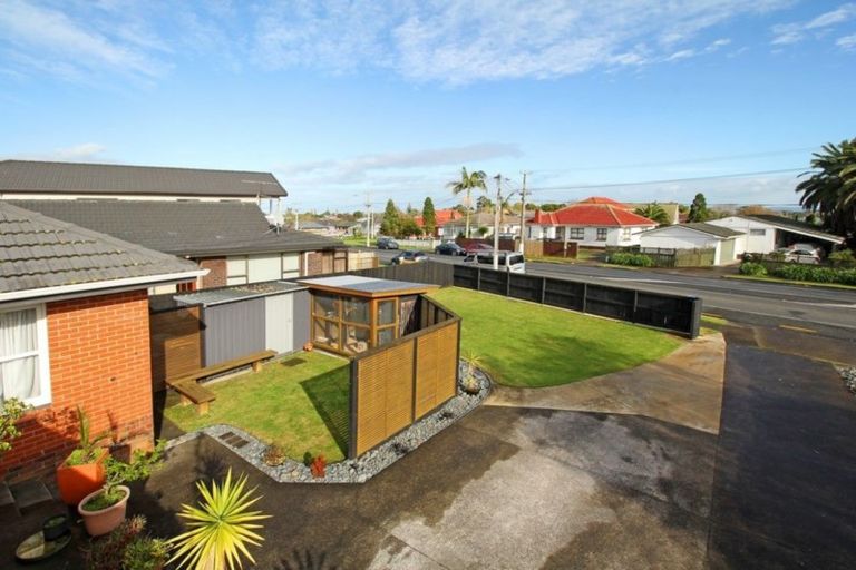 Photo of property in 104a Wyllie Road, Papatoetoe, Auckland, 2025