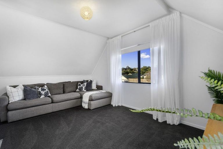 Photo of property in 26 Oteki Park Drive, Welcome Bay, Tauranga, 3112