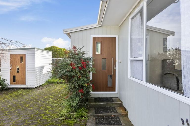 Photo of property in 8 Omata Road, Westown, New Plymouth, 4310