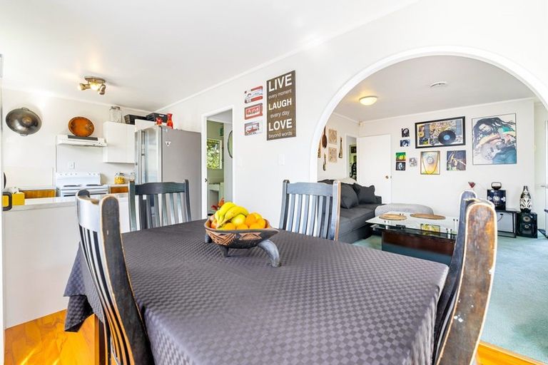 Photo of property in 2/4 Kahikatea Place, Ranui, Auckland, 0612