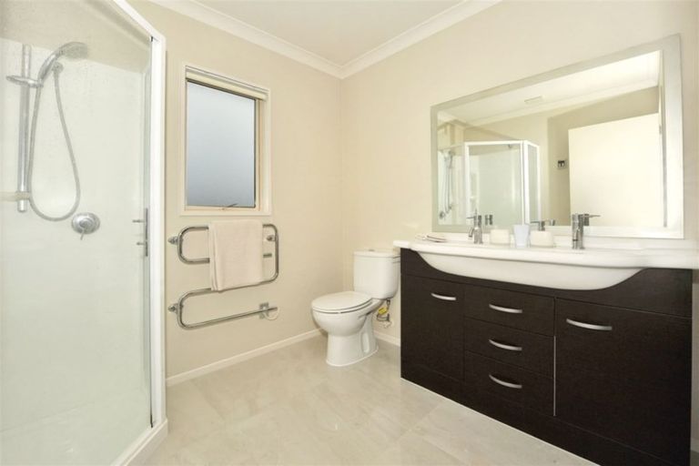 Photo of property in 35 Mataroa Place, Parklands, Christchurch, 8083