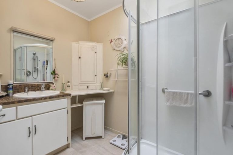 Photo of property in 2a Compton Place, Mount Maunganui, 3116