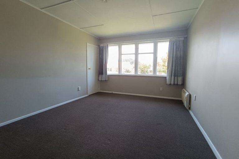 Photo of property in 33 Jillett Street, Titahi Bay, Porirua, 5022