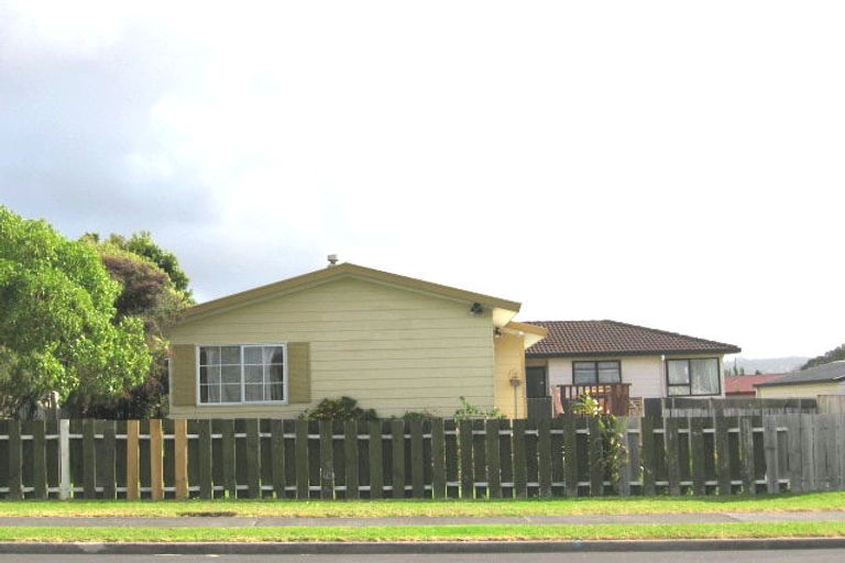 Photo of property in 192 Waitemata Drive, Ranui, Auckland, 0612
