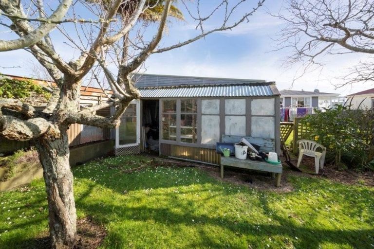 Photo of property in 28 Hunter Street, Hawera, 4610