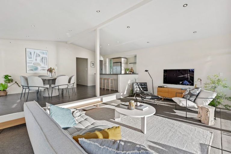 Photo of property in 42 Waitea Road, Muriwai, Waimauku, 0881