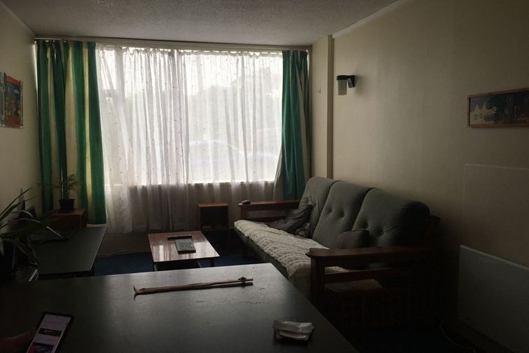 Photo of property in Beresford Apartments, 4/118 Russell Terrace, Berhampore, Wellington, 6023