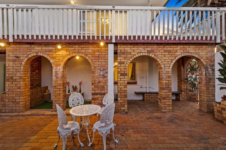 Photo of property in 1/100 Titirangi Road, New Lynn, Auckland, 0600