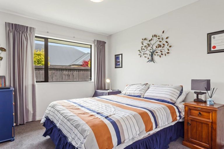 Photo of property in 21 Holly Place, Rangiora, 7400