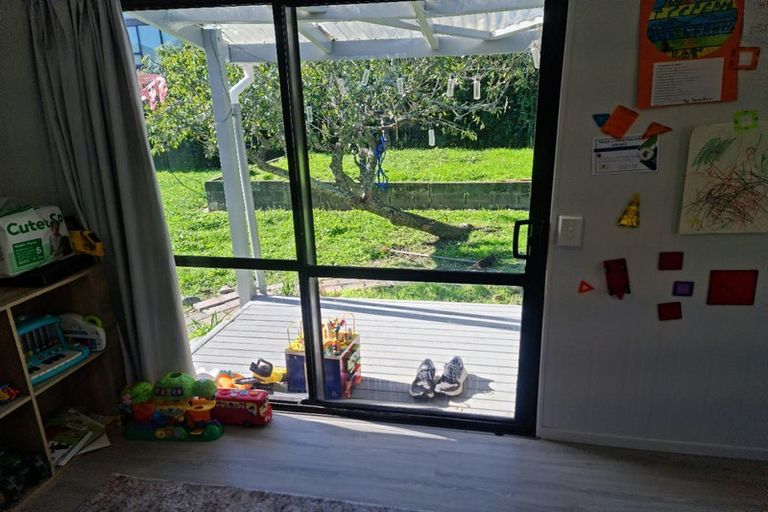 Photo of property in 27 Evans Road, Glen Eden, Auckland, 0602