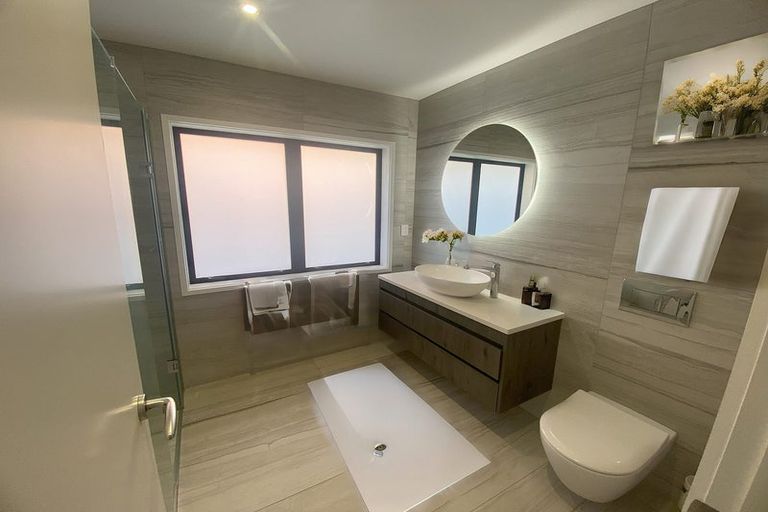 Photo of property in 1/2 Omana Road, Milford, Auckland, 0620