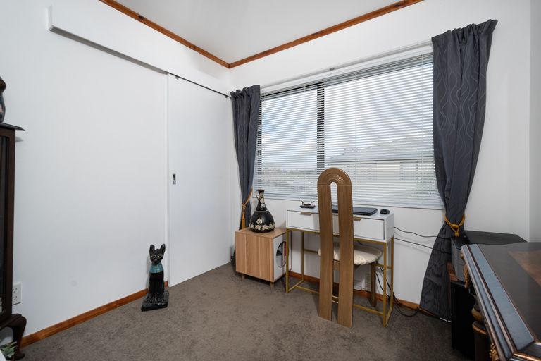 Photo of property in 13 Zefiro Drive, Massey, Auckland, 0614